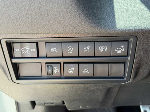 Used 2024 Toyota Tundra Limited w/ TRD Off-Road Package AWD/4WD image 15