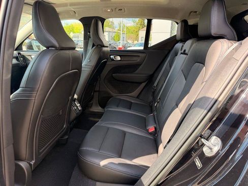 Used 2023 Volvo XC40 B5 Plus w/ Protection Package Premier AWD/4WD image 13