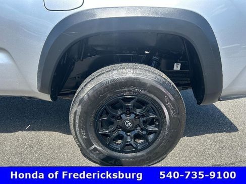 Used 2020 Toyota Tacoma SR w/ SX Package AWD/4WD image 28