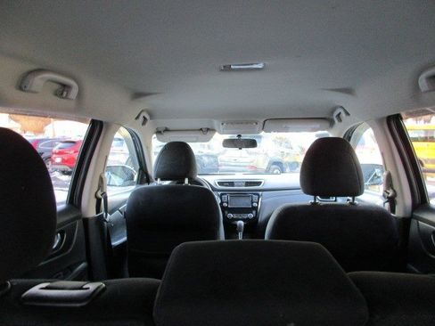 Used 2016 Nissan Rogue SV w/ SV Premium Package image 31