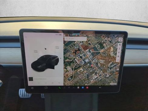 Used 2021 Tesla Model Y Performance image 14