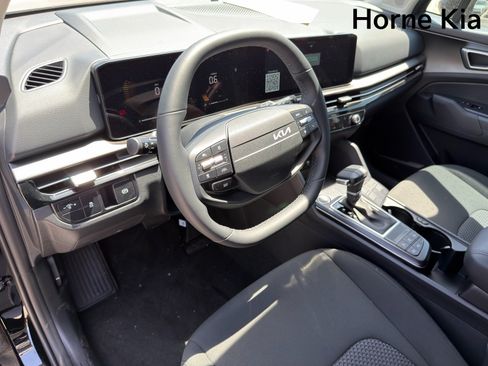 New 2026 Kia Sportage LX FWD image 11