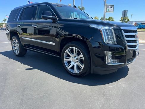 Used 2015 Cadillac Escalade Premium AWD/4WD image 7
