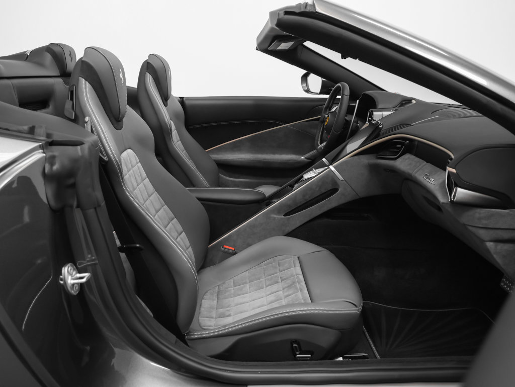 Used 2024 Ferrari Roma Spider RWD image 29