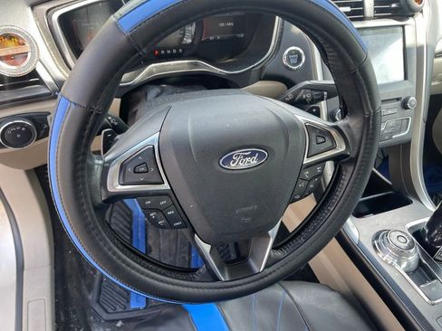 Used 2018 Ford Fusion SE w/ Fusion SE Technology Package FWD image 7