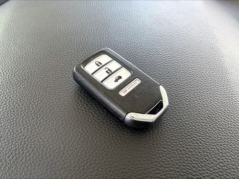 Used 2019 Honda Accord Sport image 31