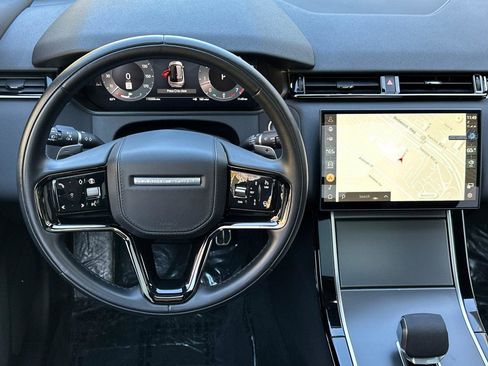 Used 2025 Land Rover Range Rover Velar Dynamic SE image 13