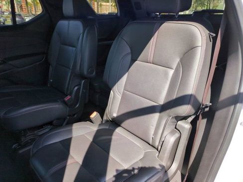 Used 2023 Chevrolet Traverse RS image 26
