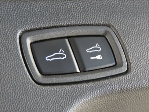 Certified 2024 Porsche Macan 4 Electric AWD/4WD image 49