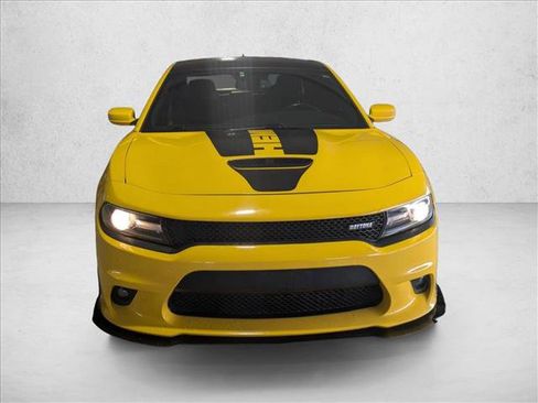 Used 2017 Dodge Charger R/T image 2