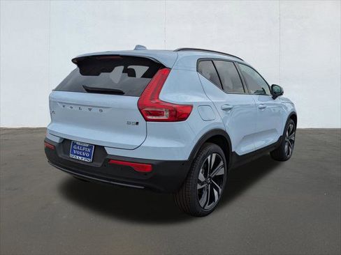 New 2026 Volvo XC40 B5 Ultra w/ Climate Package image 2