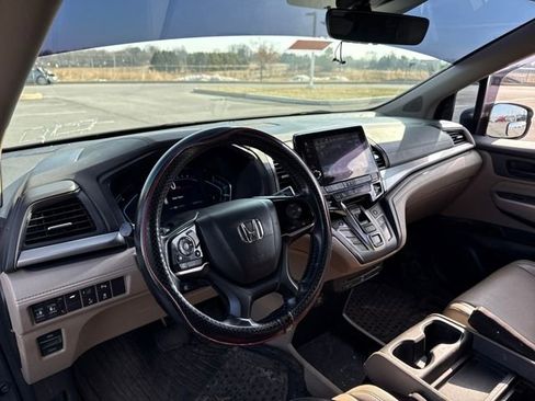 Used 2018 Honda Odyssey Touring image 18