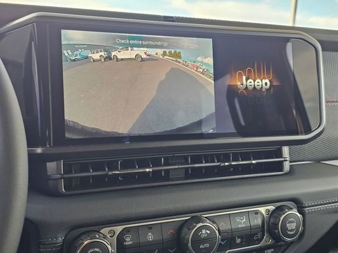 New 2026 Jeep Wrangler Unlimited Rubicon w/ Xtreme 35 Tire Package image 14