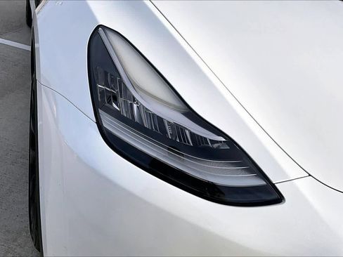 Used 2022 Tesla Model Y Long Range image 28