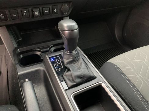 Used 2022 Toyota Tacoma SR5 image 25