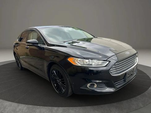 Used 2016 Ford Fusion SE w/ Equipment Group 202A FWD image 3