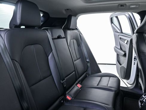 Certified 2025 Volvo XC40 B5 Plus image 21