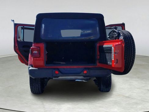 Used 2020 Jeep Wrangler Unlimited Sahara AWD/4WD image 12