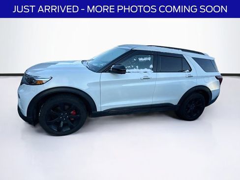 Used 2022 Ford Explorer ST w/ Equipment Group 401A image 4
