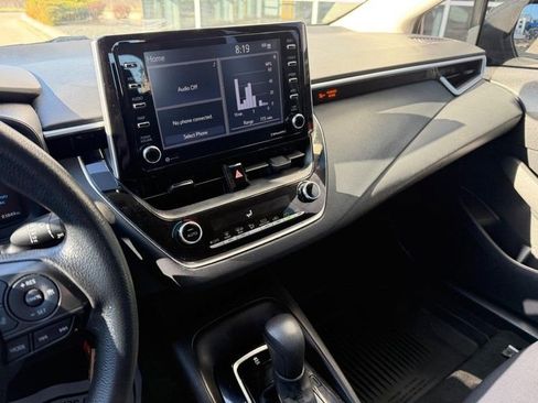 Used 2021 Toyota Corolla LE image 25