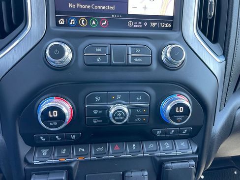 Used 2023 GMC Sierra 2500 Denali w/ Denali Black Diamond Edition AWD/4WD image 11