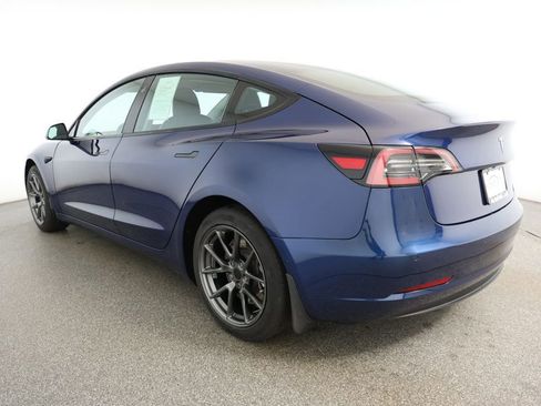 Used 2021 Tesla Model 3 Standard Range Plus image 6