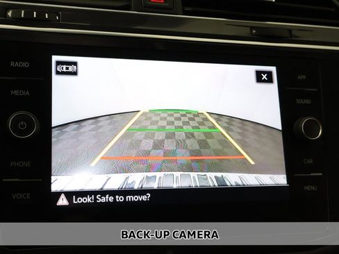 Used 2022 Volkswagen Tiguan SE R-Line image 6