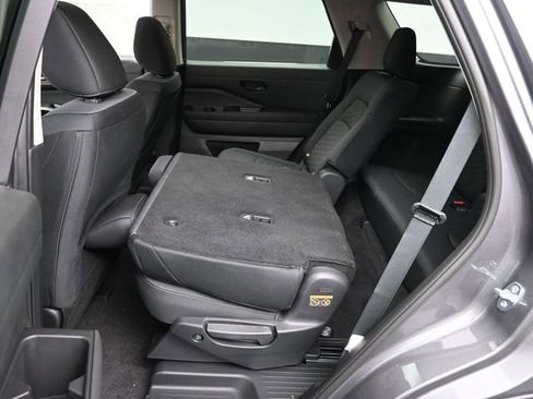 New 2026 Nissan Pathfinder SV w/ SV Premium Package FWD image 12