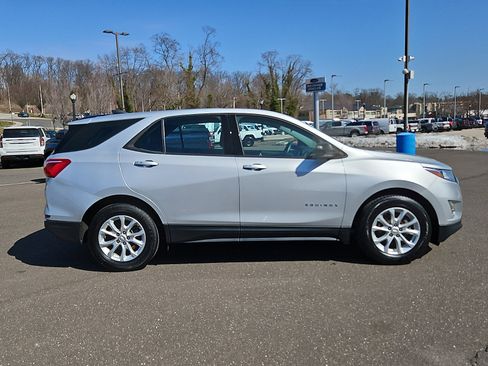 Used 2018 Chevrolet Equinox LS image 7