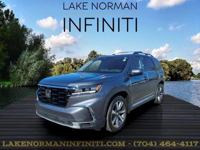 Used 2025 Honda Pilot Elite