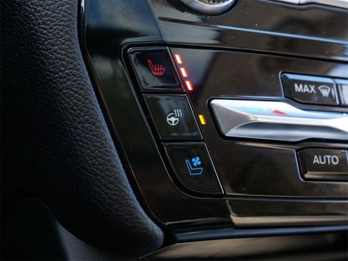 Certified 2023 Ford Explorer Limited w/ Limited Technology Package image 24