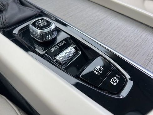 Used 2020 Volvo S60 T5 Inscription w/ Protection Package Premier image 22