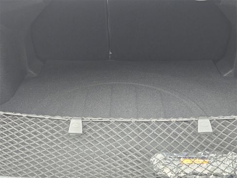 New 2025 Hyundai Elantra Limited image 32