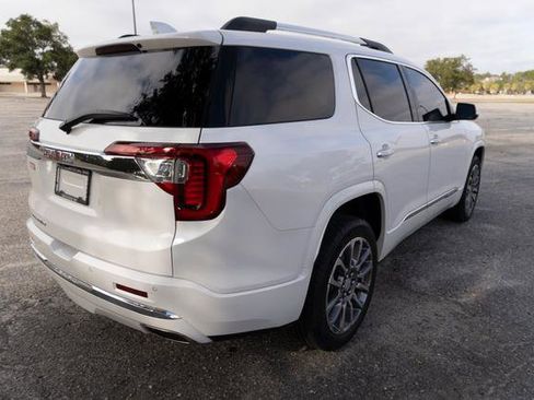 Used 2022 GMC Acadia Denali w/ Denali Ultimate Package image 3