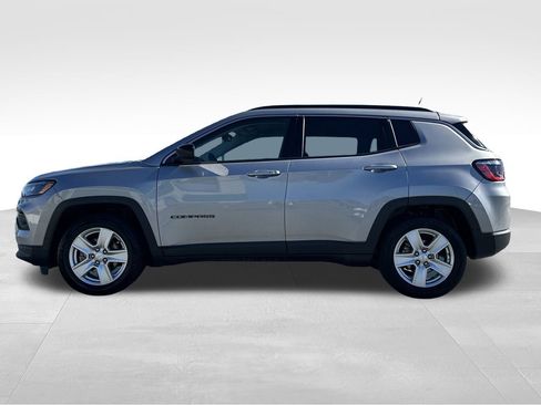 Used 2022 Jeep Compass Latitude image 24