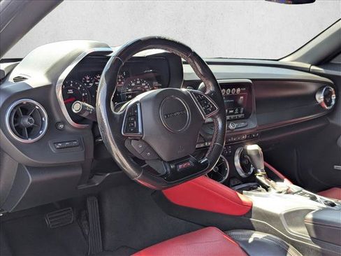 Used 2018 Chevrolet Camaro SS RWD image 8