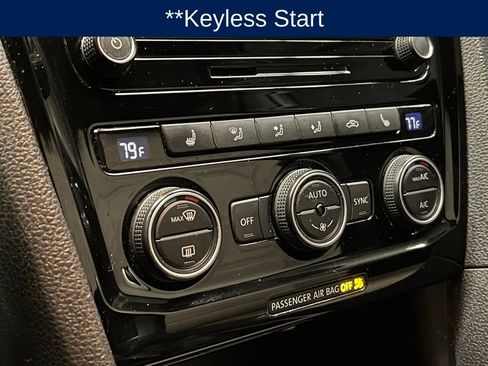 Used 2020 Volkswagen Passat 2.0T R-Line image 10