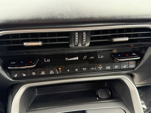 Used 2024 MAZDA CX-90 Plug-In Hybrid w/ Premium Plus AWD/4WD image 17