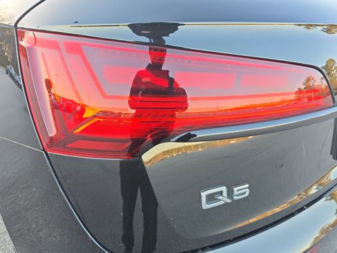 Certified 2023 Audi Q5 e Prestige image 33