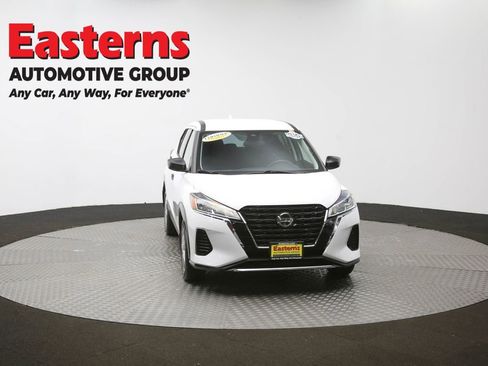 Used 2021 Nissan Kicks S image 48