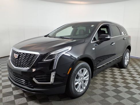 New 2026 Cadillac XT5 Luxury w/ LPO, Floor Liner Package AWD/4WD image 3