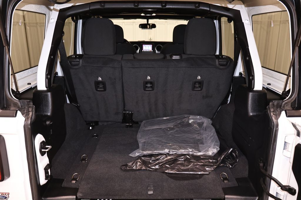 Used 2020 Jeep Wrangler Unlimited Sport S AWD/4WD image 32