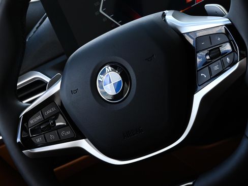 Certified 2025 BMW 330i Sedan image 22