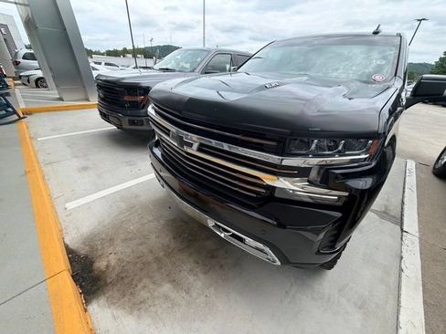 Used 2020 Chevrolet Silverado 1500 High Country w/ Technology Package AWD/4WD image 35