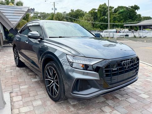 Used 2022 Audi Q8 Prestige w/ Prestige Package AWD/4WD image 3