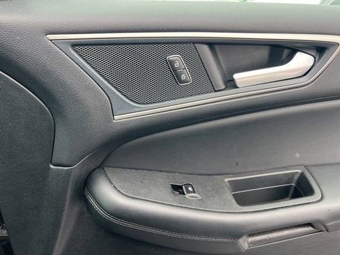 Used 2024 Ford Edge SEL image 33