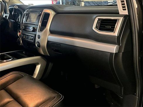 Used 2019 Nissan Titan PRO-4X w/ Pro-4x Convenience Package image 17