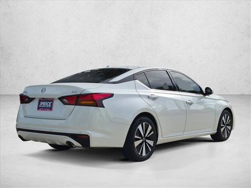 Used 2020 Nissan Altima 2.5 SV FWD image 5