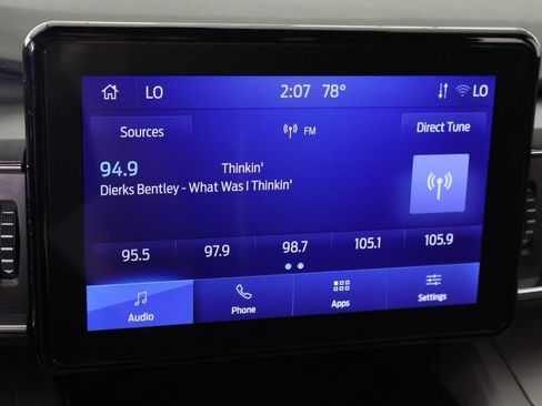 Used 2023 Ford Explorer XLT w/ Equipment Group 202A AWD/4WD image 46