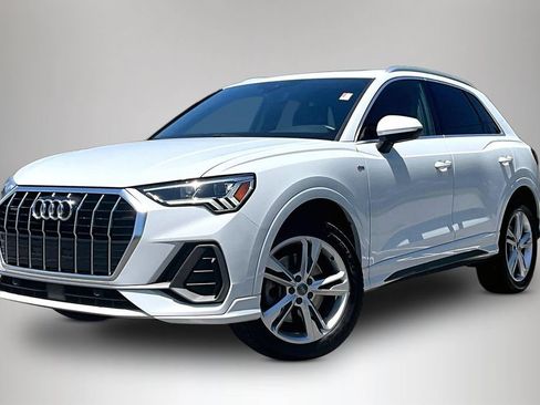 Used 2020 Audi Q3 2.0T Premium Plus w/ Premium Plus Package AWD/4WD image 2